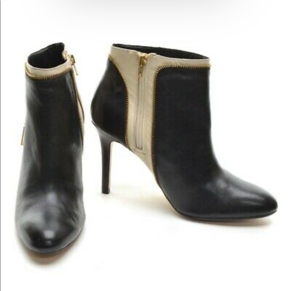 Banana Republic Kamile ankle booties with black and white